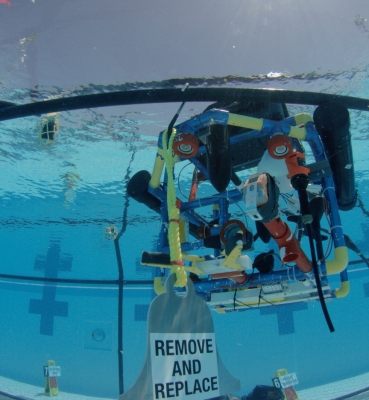 ROBOT COMPLETING UNDERWATER TASK